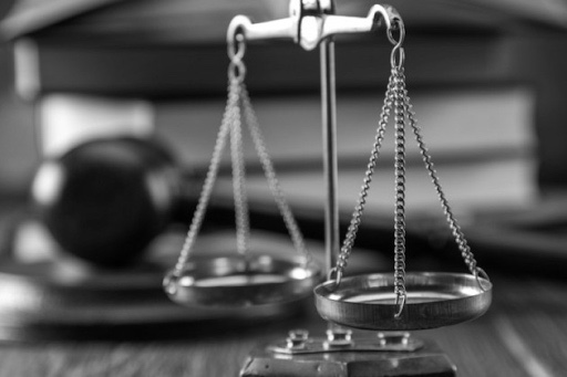 Strategy and tactics of defense by a lawyer in a criminal case